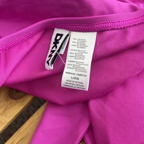 DKNY NWOT One Piece Halter Top Swimsuit Large Beach Swim Summer Cruise Vacation - Picture 7 of 8